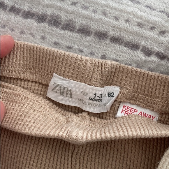 Zara infant waffle pants 1-3mo - Picture 2 of 2